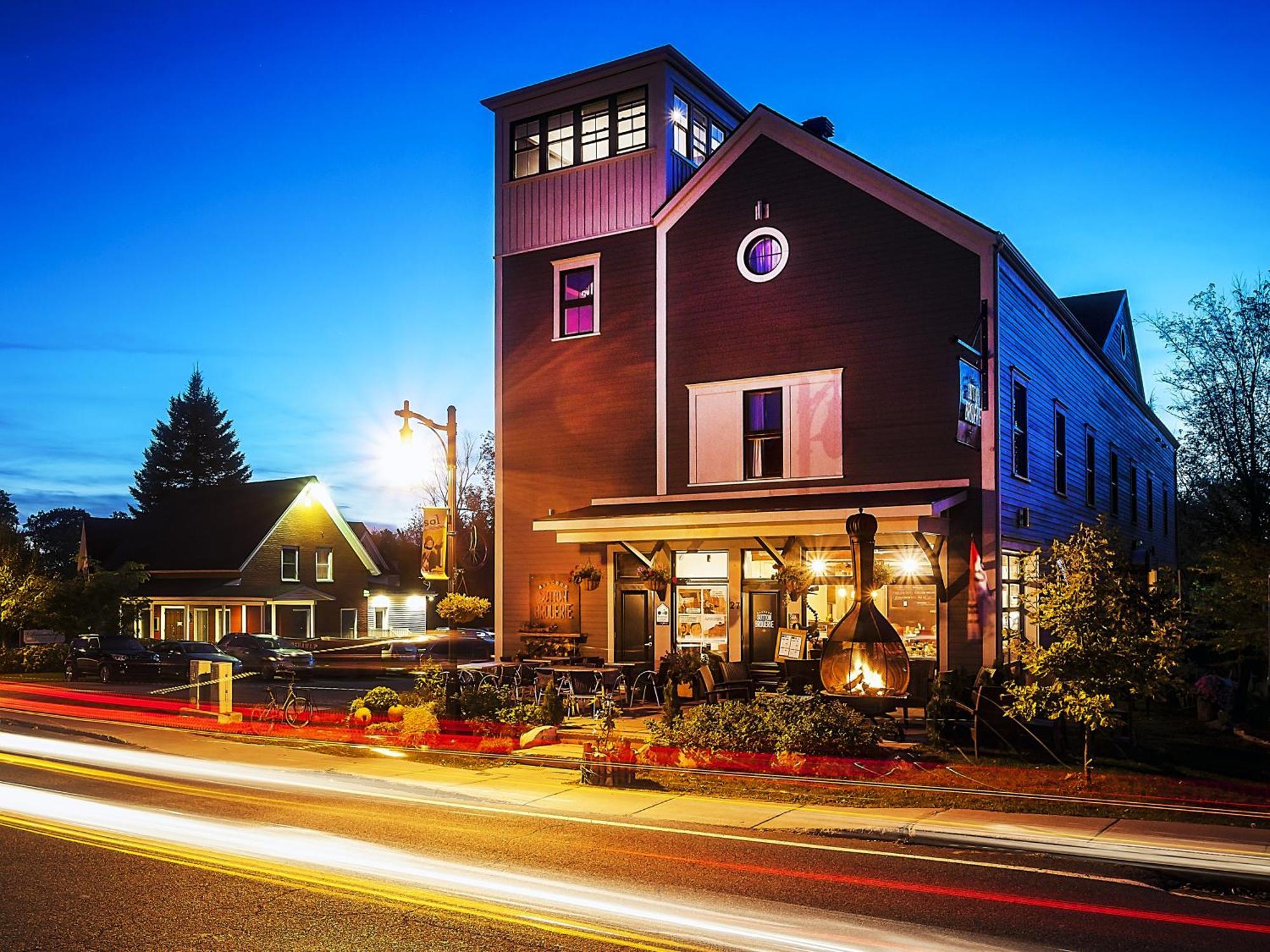 Auberge Sutton Brouerie Екстериор снимка